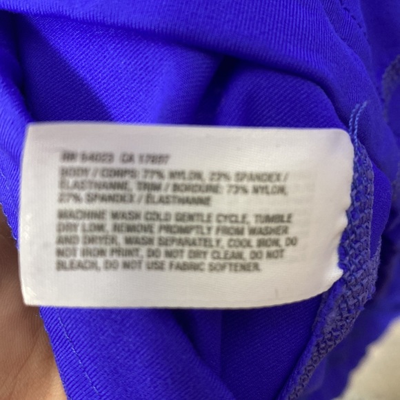 Gap Fit Tank with Built in Bra & Adjustable Straps Blue Size: Small - Picture 4 of 5